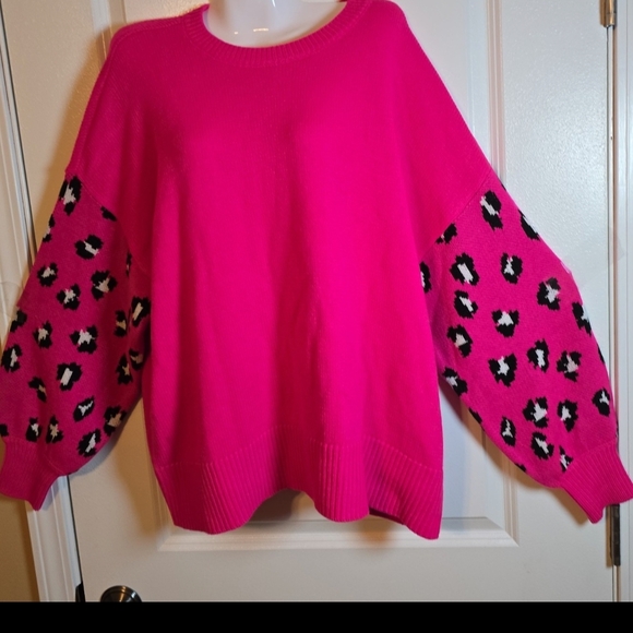 Cabana by Crown & Ivy Women's Pink Leopard Sleeve Sweater - Picture 1 of 8